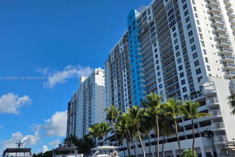Condominio en venta en Miami Beach, Florida, 2 dormitorios, 113.34 m2 № 1988406 - foto 2