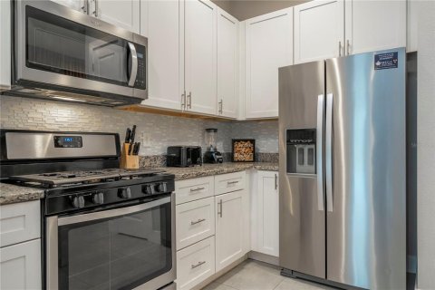 Adosado en venta en Kissimmee, Florida, 4 dormitorios, 167.6 m2 № 1740672 - foto 11