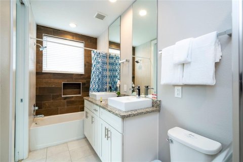Adosado en venta en Kissimmee, Florida, 4 dormitorios, 167.6 m2 № 1740672 - foto 28