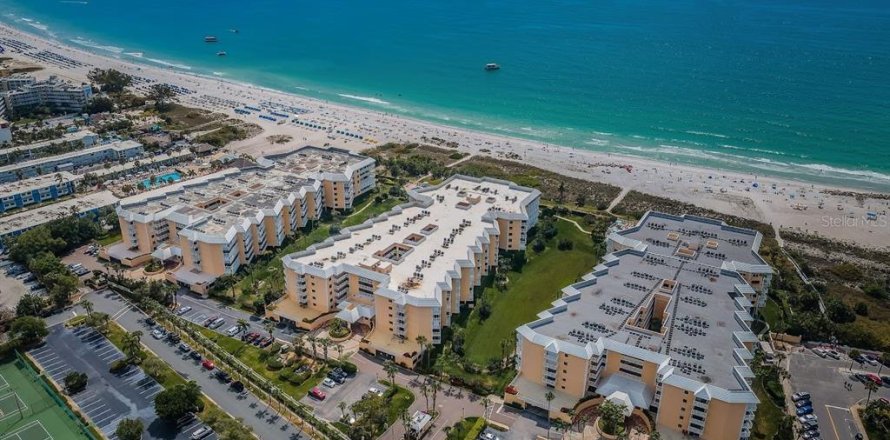 Condominio en Saint Pete Beach, Florida, 3 dormitorios № 1797865