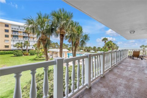 Condominio en venta en Saint Pete Beach, Florida, 3 dormitorios, 219.71 m2 № 1797865 - foto 19