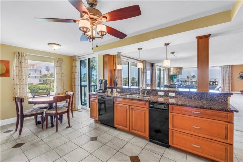 Condominio en venta en Saint Pete Beach, Florida, 3 dormitorios, 219.71 m2 № 1797865 - foto 8