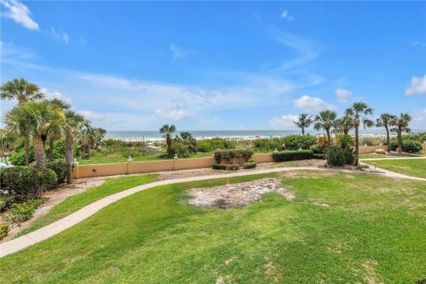 Condominio en venta en Saint Pete Beach, Florida, 3 dormitorios, 219.71 m2 № 1797865 - foto 17