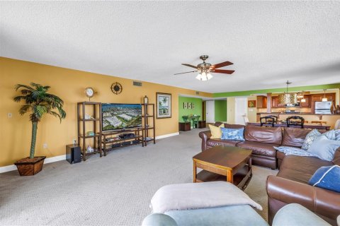 Condominio en venta en Saint Pete Beach, Florida, 3 dormitorios, 219.71 m2 № 1797865 - foto 12