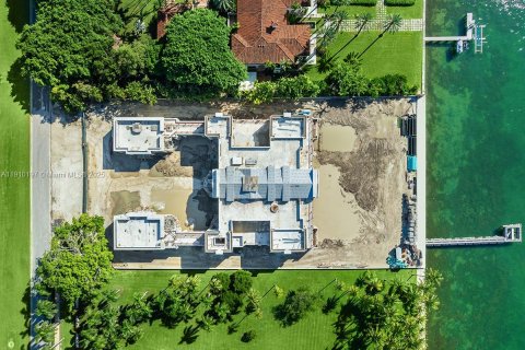 House in Indian Creek, Florida 9 bedrooms, 2590.95 sq.m. № 2018226 - photo 20