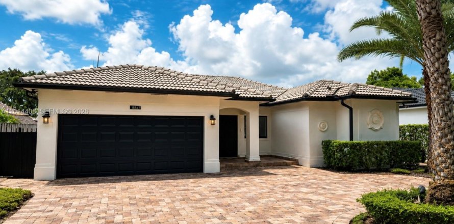 Villa ou maison à Miami Lakes, Floride 3 chambres, 155.43 m2 № 2076419