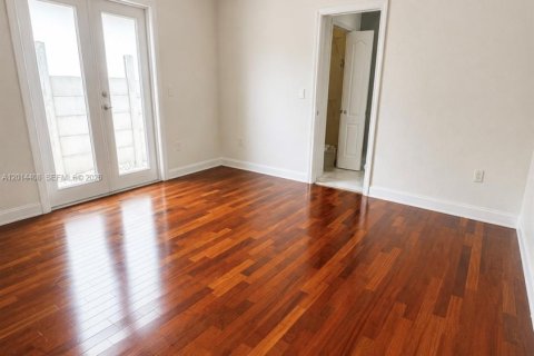 Villa ou maison à louer à Miami Lakes, Floride: 3 chambres, 155.43 m2 № 2076419 - photo 8