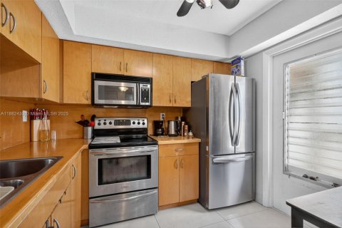 Condominio en alquiler en Hallandale Beach, Florida, 1 dormitorio, 75.9 m2 № 1930157 - foto 6