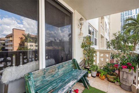 Condominio en alquiler en Hallandale Beach, Florida, 1 dormitorio, 75.9 m2 № 1930157 - foto 28