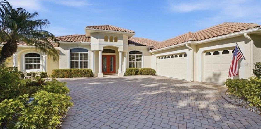 Casa en Parrish, Florida 4 dormitorios, 323.67 m2 № 2211911