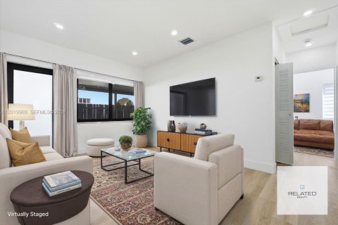 Propiedad comercial en venta en Miami, Florida, 217.67 m2 № 2153856 - foto 8