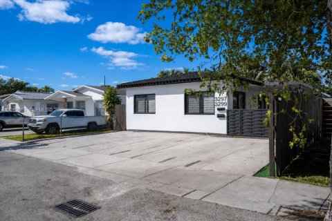 Propiedad comercial en venta en Miami, Florida, 217.67 m2 № 2153856 - foto 3