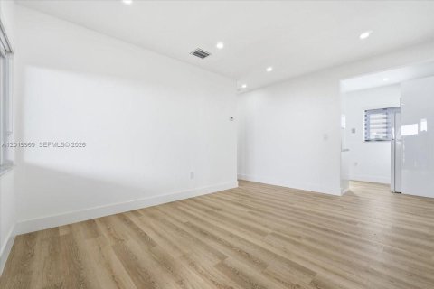 Propiedad comercial en venta en Miami, Florida, 217.67 m2 № 2153856 - foto 7
