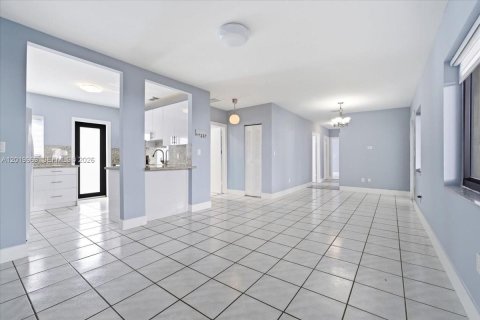 Propiedad comercial en venta en Miami, Florida, 217.67 m2 № 2153856 - foto 29