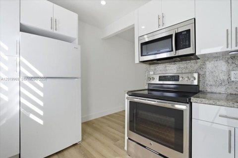 Propiedad comercial en venta en Miami, Florida, 217.67 m2 № 2153856 - foto 12