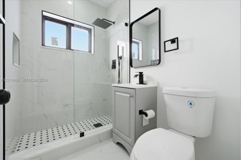 Propiedad comercial en venta en Miami, Florida, 217.67 m2 № 2153856 - foto 14