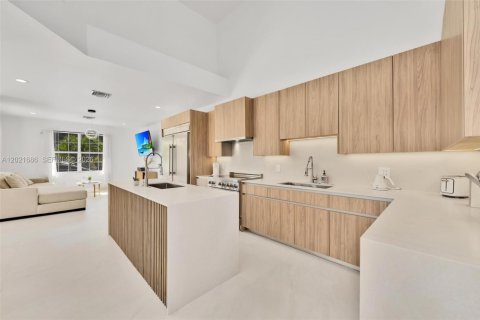 Снять в аренду виллу или дом в Норт-Майами-Бич, Флорида 5 спален, 354.33м2, № 2145885 - фото 9