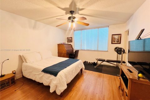 Condo in Plantation, Florida, 2 bedrooms  № 1485086 - photo 18