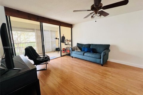 Condo in Plantation, Florida, 2 bedrooms  № 1485086 - photo 16