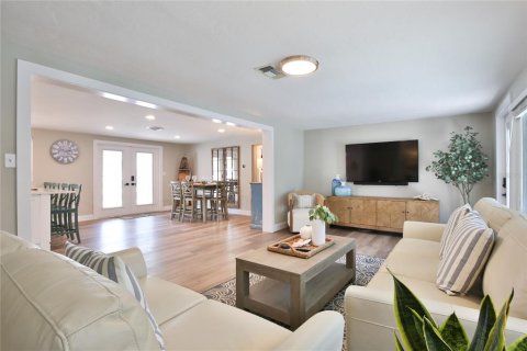 Casa en alquiler en Sarasota, Florida, 3 dormitorios, 134.89 m2 № 1823262 - foto 5