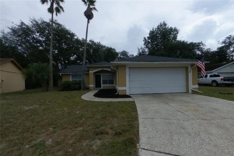 Villa ou maison à Winter Springs, Floride 3 chambres, 115.38 m2 № 2418800
