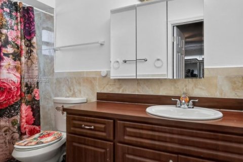 Купить виллу или дом в Майами, Флорида 3 спальни, 134.15м2, № 2038494 - фото 16