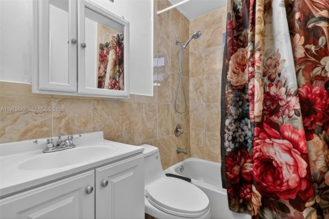 Купить виллу или дом в Майами, Флорида 3 спальни, 134.15м2, № 2038494 - фото 23