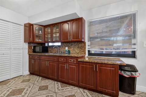 Купить виллу или дом в Майами, Флорида 3 спальни, 134.15м2, № 2038494 - фото 25