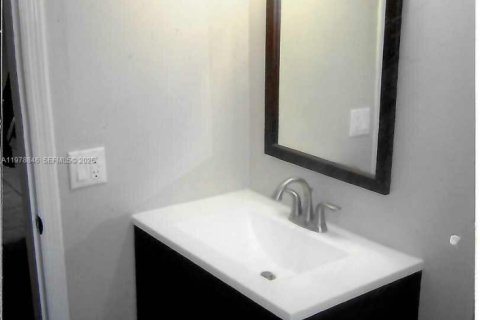 Купить кондоминиум в Майами, Флорида 2 спальни, 83.61м2, № 2048278 - фото 13