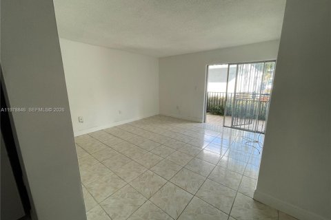 Купить кондоминиум в Майами, Флорида 2 спальни, 83.61м2, № 2048278 - фото 5