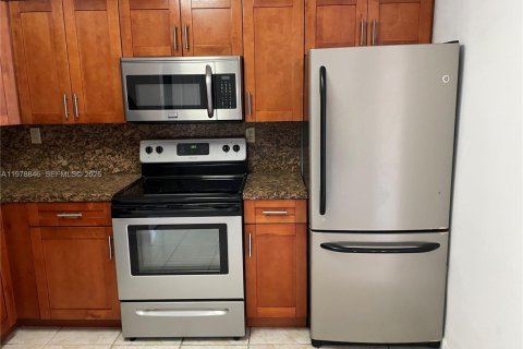 Купить кондоминиум в Майами, Флорида 2 спальни, 83.61м2, № 2048278 - фото 7