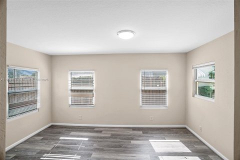 Купить виллу или дом в Дания-Бич, Флорида 3 спальни, 122.91м2, № 1975118 - фото 10