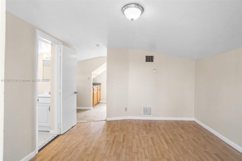 Купить виллу или дом в Дания-Бич, Флорида 3 спальни, 122.91м2, № 1975118 - фото 19