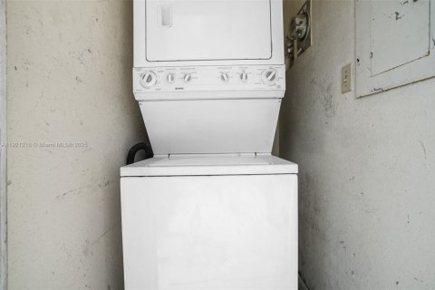 Купить виллу или дом в Дания-Бич, Флорида 3 спальни, 122.91м2, № 1975118 - фото 21