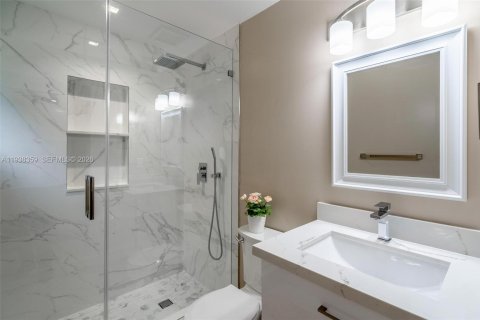 Casa en venta en Homestead, Florida, 4 dormitorios, 306.11 m2 № 1996830 - foto 14