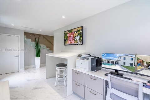 Casa en venta en Homestead, Florida, 4 dormitorios, 306.11 m2 № 1996830 - foto 18