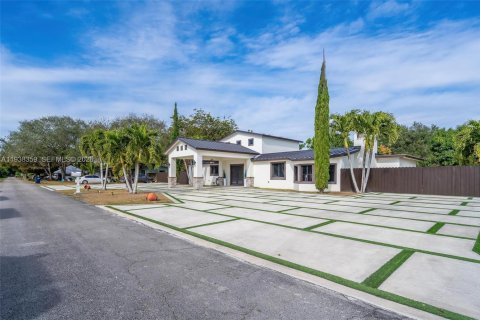 Casa en venta en Homestead, Florida, 4 dormitorios, 306.11 m2 № 1996830 - foto 3