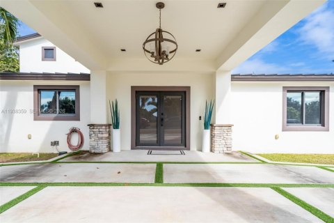 Casa en venta en Homestead, Florida, 4 dormitorios, 306.11 m2 № 1996830 - foto 4