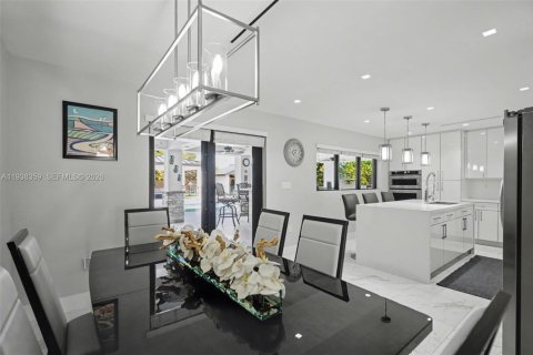 Casa en venta en Homestead, Florida, 4 dormitorios, 306.11 m2 № 1996830 - foto 8