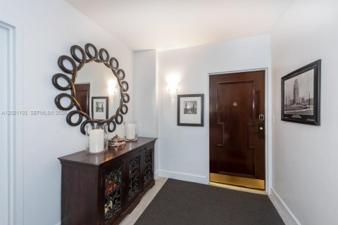Condominio en venta en Bay Harbor Islands, Florida, 2 dormitorios, 189.99 m2 № 2183458 - foto 22