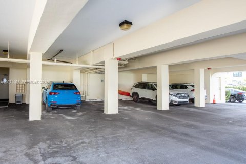 Condominio en venta en Bay Harbor Islands, Florida, 2 dormitorios, 189.99 m2 № 2183458 - foto 28