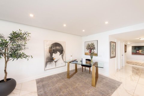 Condominio en venta en Bay Harbor Islands, Florida, 2 dormitorios, 189.99 m2 № 2183458 - foto 4