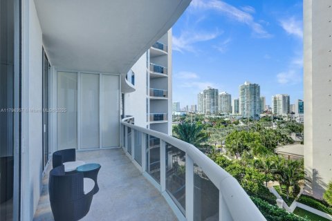 Condo in Sunny Isles Beach, Florida, 3 bedrooms  № 1737782 - photo 9