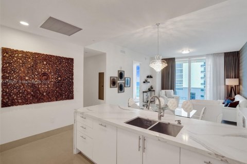 Condo in Sunny Isles Beach, Florida, 3 bedrooms  № 1737782 - photo 21