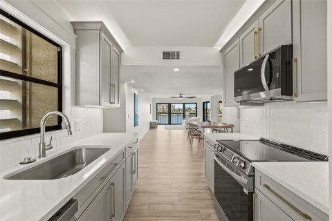 Condominio en venta en South Pasadena, Florida, 2 dormitorios, 134.24 m2 № 1907560 - foto 17
