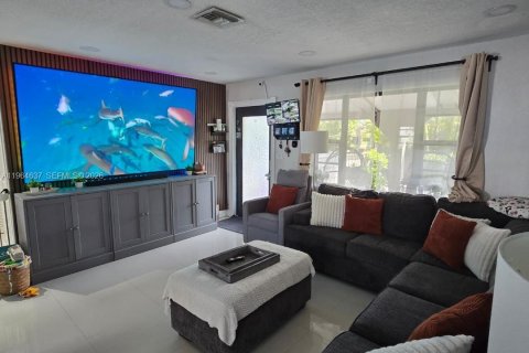 Casa en venta en Miami, Florida, 3 dormitorios, 93.65 m2 № 2026805 - foto 18