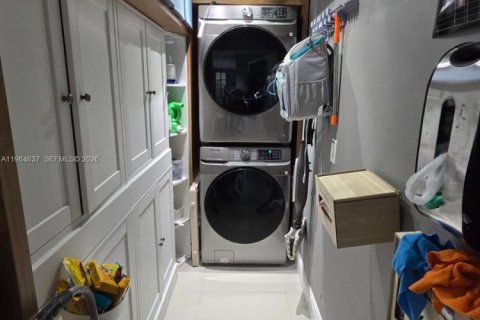 Casa en venta en Miami, Florida, 3 dormitorios, 93.65 m2 № 2026805 - foto 10