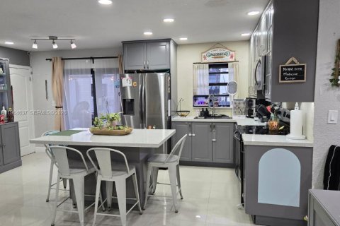 Casa en venta en Miami, Florida, 3 dormitorios, 93.65 m2 № 2026805 - foto 13