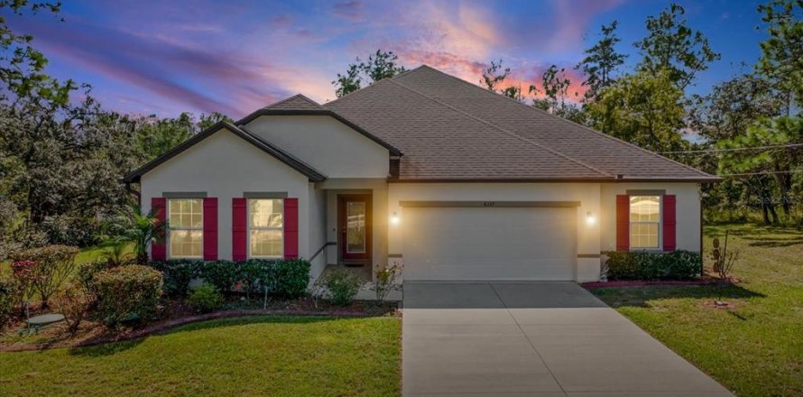 House in Spring Hill, Florida 4 bedrooms, 209.96 sq.m. № 2418790