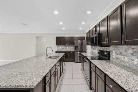 House in Spring Hill, Florida 4 bedrooms, 209.96 sq.m. № 2418790 - photo 2